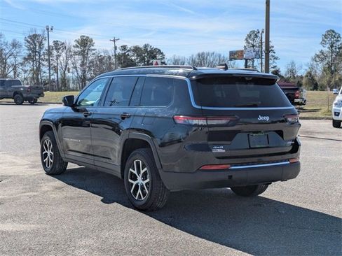 Used 2024 Jeep Grand Cherokee L Limited w/ Luxury Tech Group II image 6