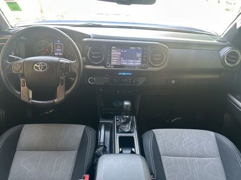 Used 2022 Toyota Tacoma TRD Off-Road w/ Technology Package image 17