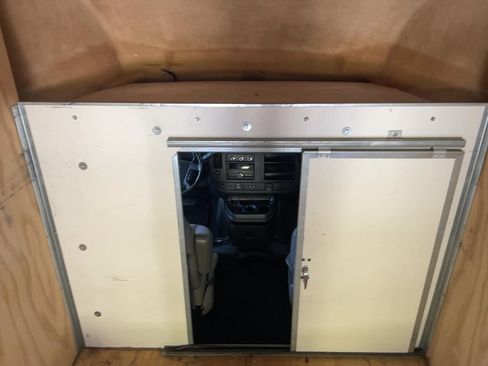 Used 2022 Chevrolet Express 3500 w/ Power Convenience Package RWD image 14