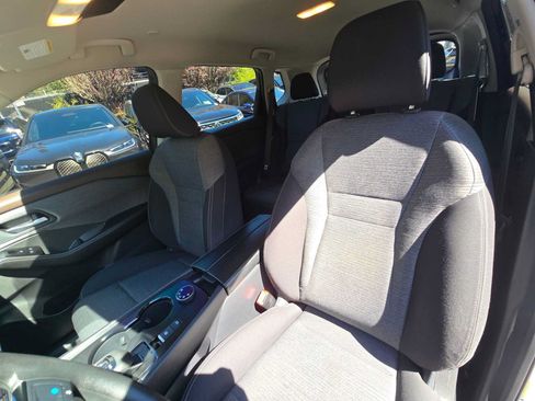 Used 2022 Nissan Rogue SV AWD/4WD image 22