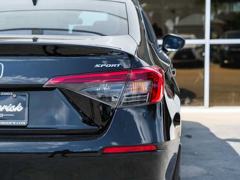 Used 2023 Honda Civic Sport image 13
