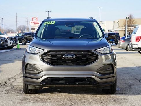 Certified 2023 Ford Edge SE w/ Black Appearance Package image 2