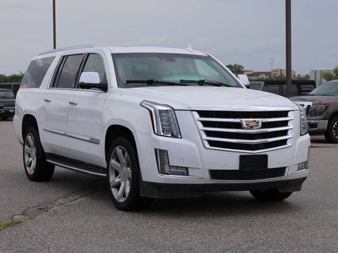 Used 2020 Cadillac Escalade ESV Premium Luxury AWD/4WD image 4