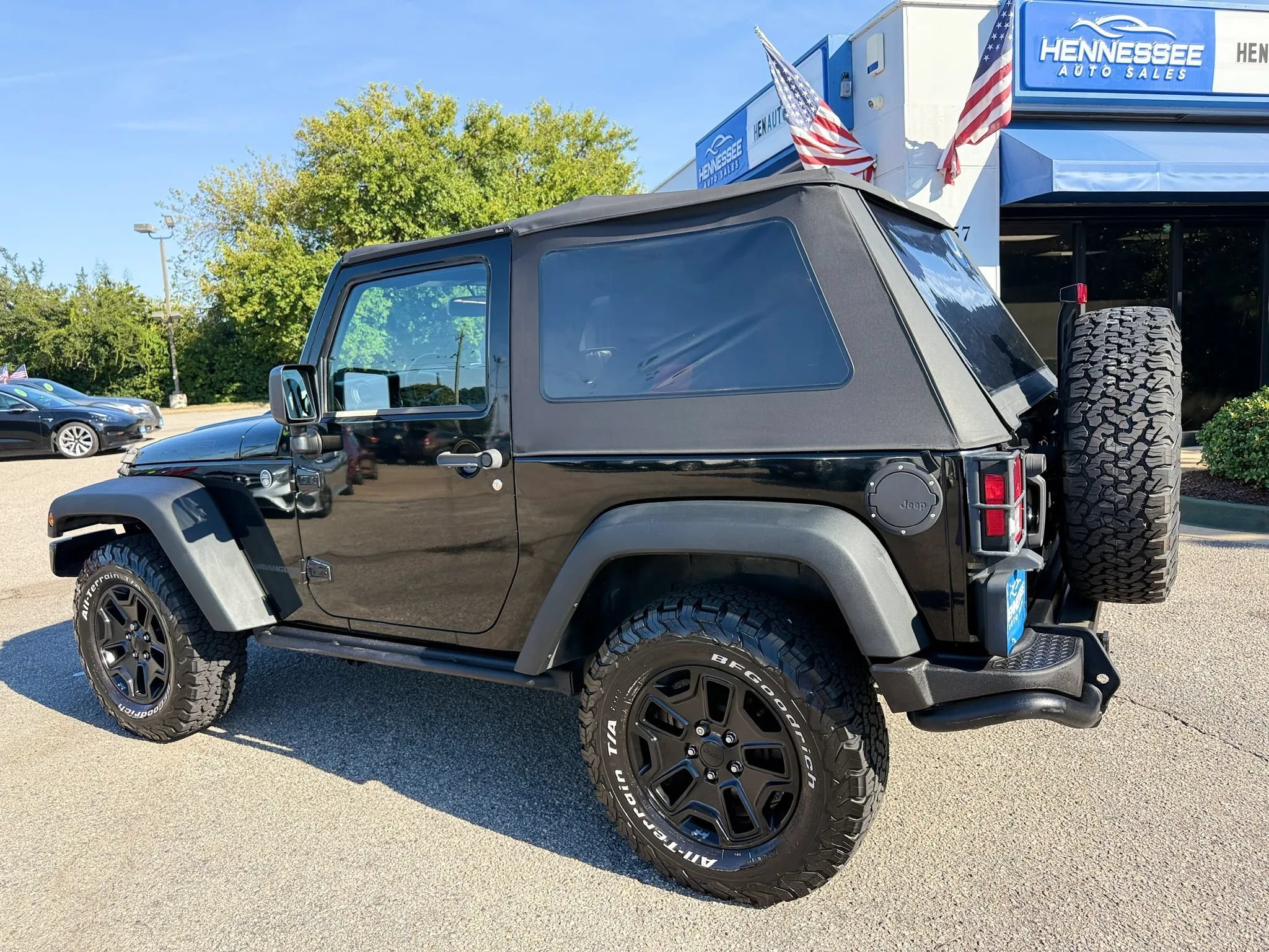 Used 2013 Jeep Wrangler Sahara AWD/4WD image 11