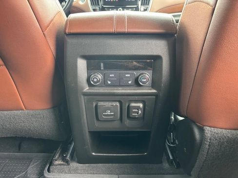 Used 2020 Chevrolet Traverse High Country AWD/4WD image 29