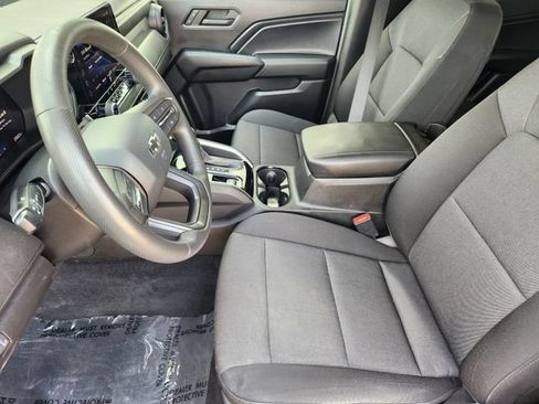 Used 2024 Chevrolet Colorado Trail Boss w/ Advanced Trailering Package AWD/4WD image 4