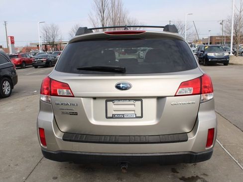 Used 2014 Subaru Outback 2.5i Premium image 8