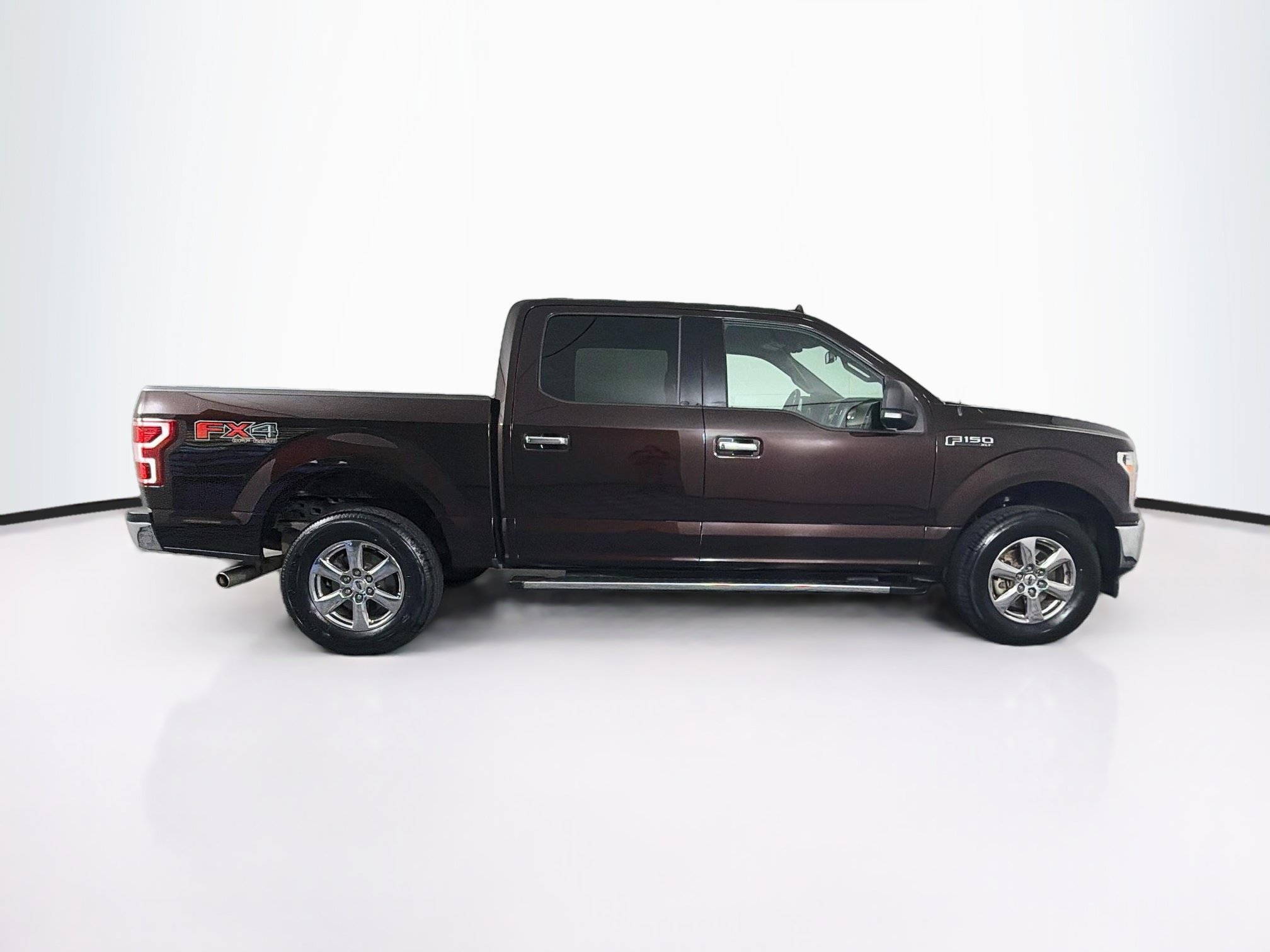 Used 2018 Ford F150 XLT w/ Equipment Group 302A Luxury AWD/4WD image 10