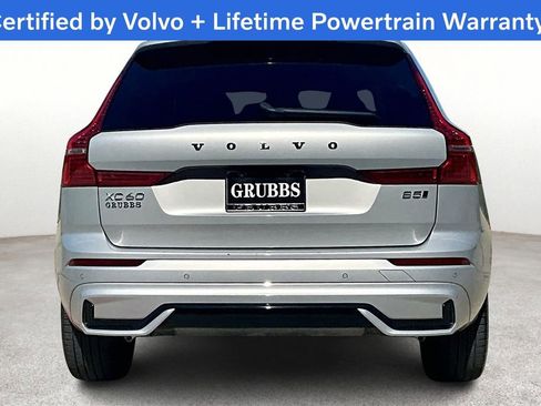 Used 2025 Volvo XC60 B5 Plus image 6