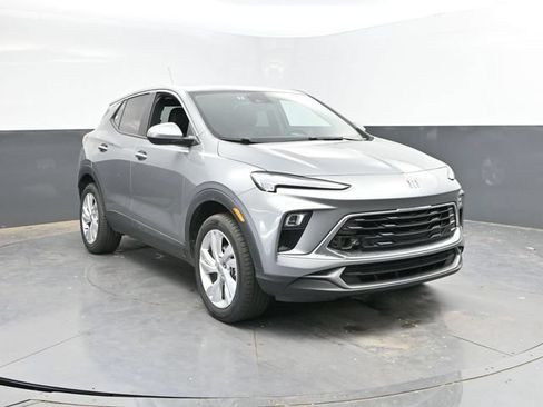 Used 2025 Buick Encore GX Preferred AWD/4WD image 4