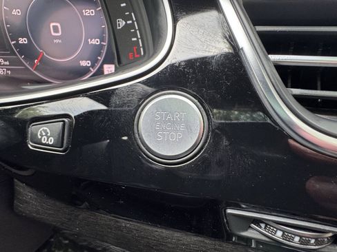 Used 2018 Audi Q7 3.0T Prestige AWD/4WD image 32