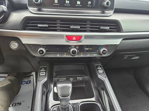 Used 2020 Kia Telluride S AWD/4WD image 16
