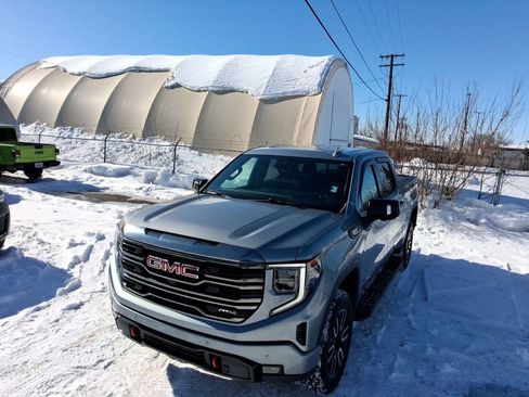 Used 2023 GMC Sierra 1500 AT4 w/ Technology Package AWD/4WD image 1