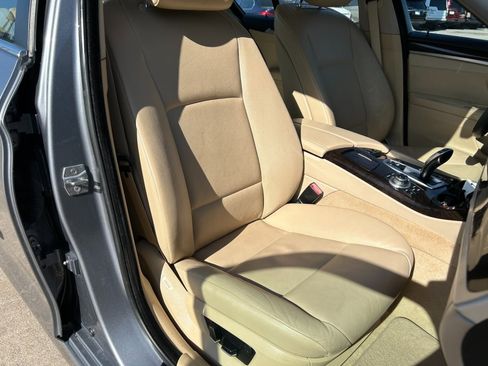 Used 2013 BMW 528i xDrive Sedan image 16