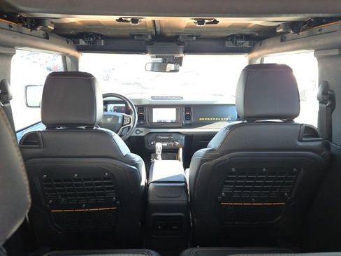 Used 2021 Ford Bronco Badlands image 9