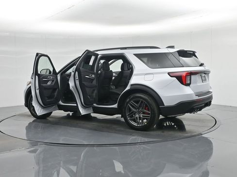 New 2026 Ford Explorer ST w/ Sun And Sound Package image 36