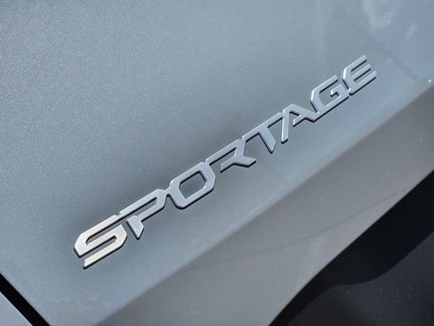 New 2026 Kia Sportage EX w/ EX Panorama Roof Package FWD image 8