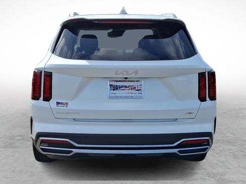 Used 2023 Kia Sorento EX image 4