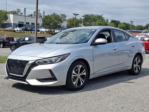 Used 2023 Nissan Sentra SV image 3