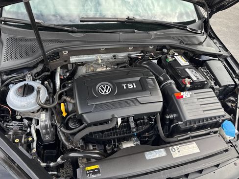 Used 2015 Volkswagen Golf Launch Edition image 22