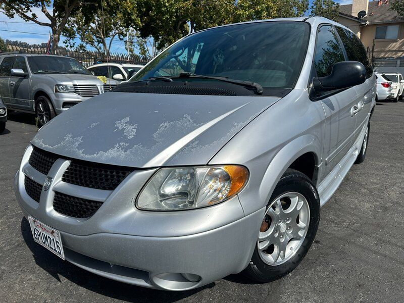 Used 2004 Dodge Grand Caravan SXT w/ Premium Group FWD image 2