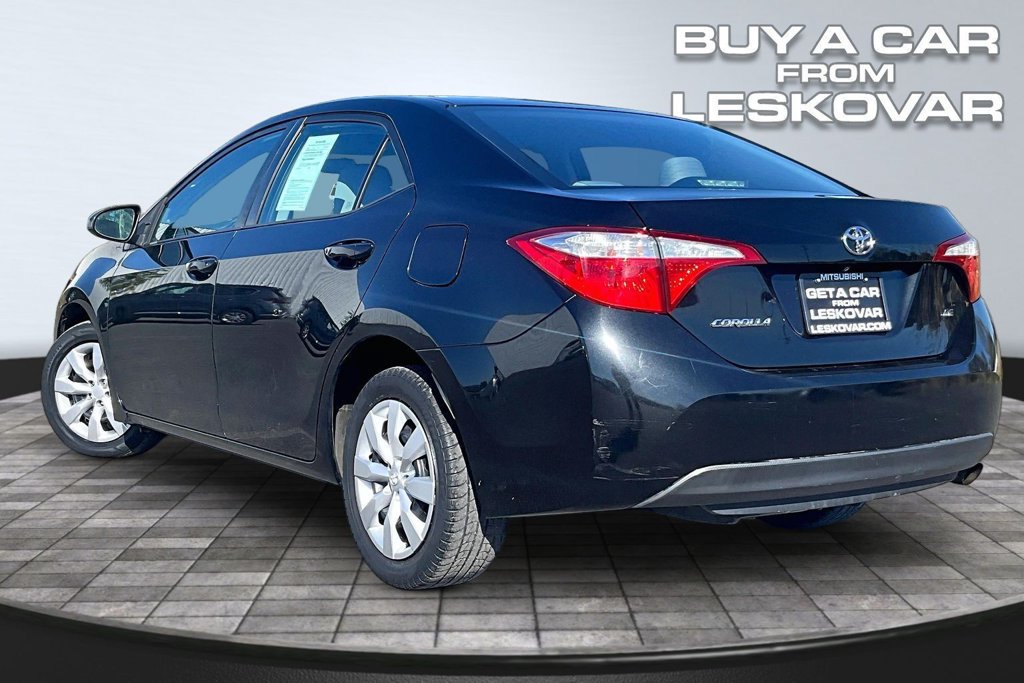 Used 2016 Toyota Corolla LE FWD image 2