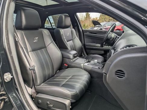 Used 2022 Chrysler 300 S RWD image 37