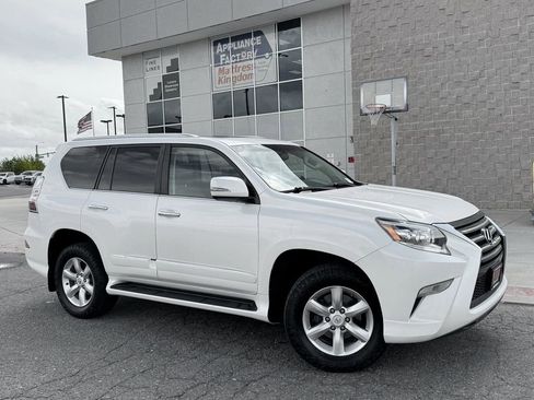 Used 2017 Lexus GX 460 w/ Navigation Package AWD/4WD image 2