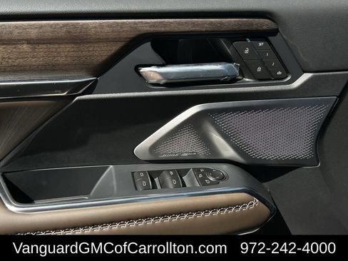 New 2026 GMC Acadia Denali Ultimate w/ LPO, Floor Liner Package AWD/4WD image 19