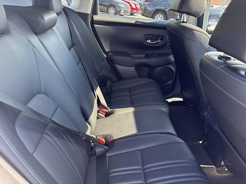Used 2023 Honda HR-V EX-L image 8