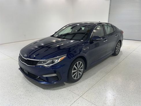 Used 2019 Kia Optima EX image 4