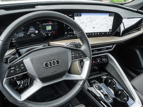 New 2025 Audi Q5 Premium Plus image 8