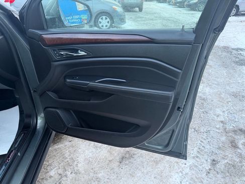 Used 2013 Cadillac SRX Luxury image 16
