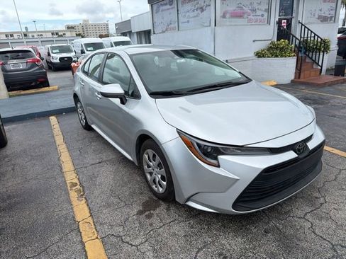 Used 2024 Toyota Corolla LE FWD image 3