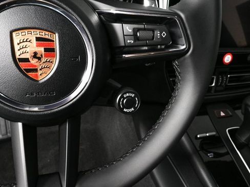 New 2026 Porsche Macan image 11