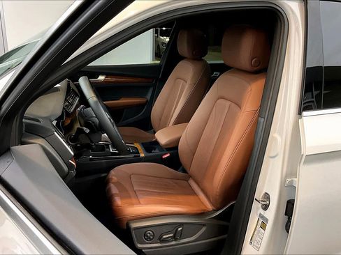 Certified 2023 Audi Q5 2.0T Premium w/ Convenience Package image 7