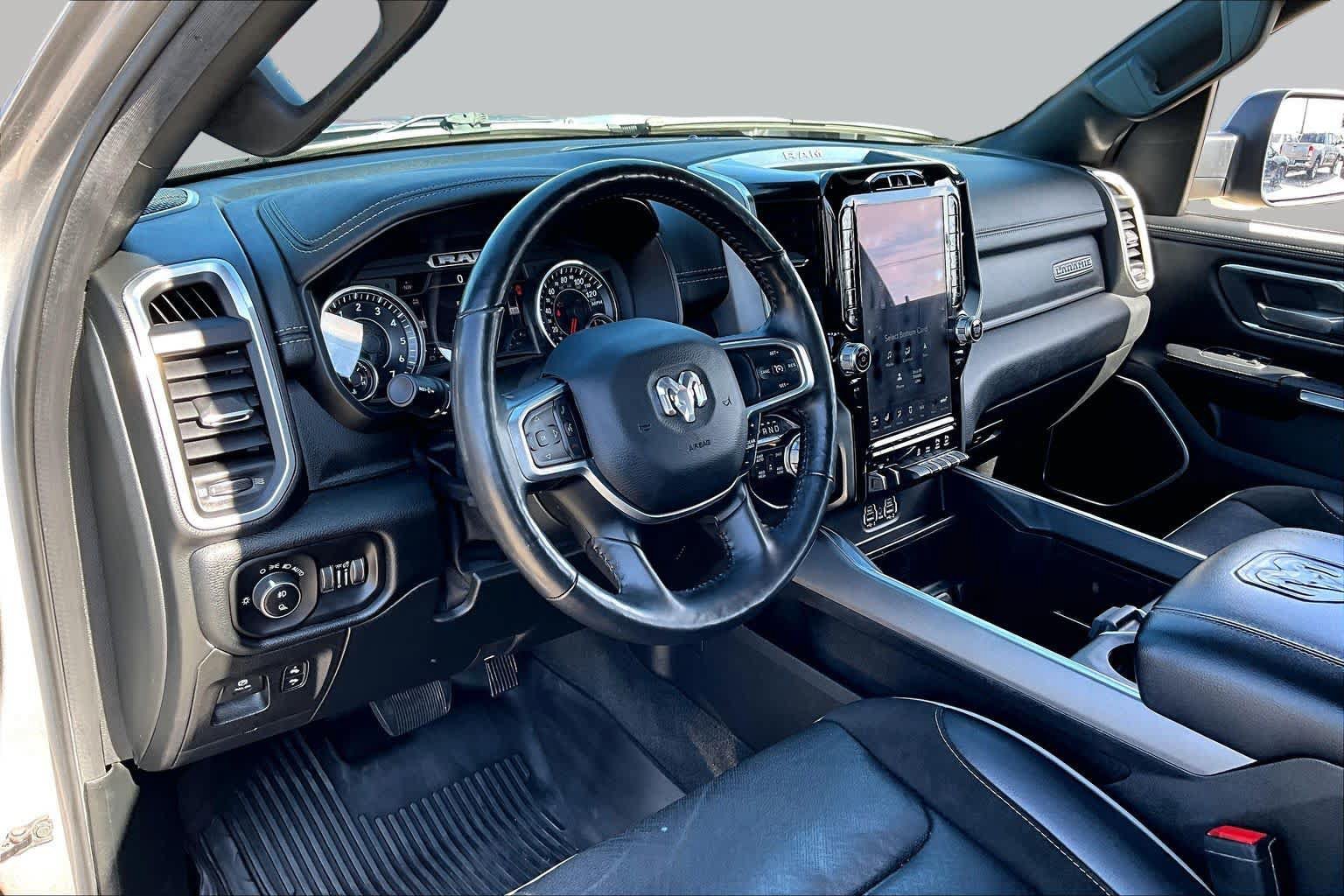 Used 2020 RAM 1500 Laramie w/ Sport Appearance Package AWD/4WD image 18