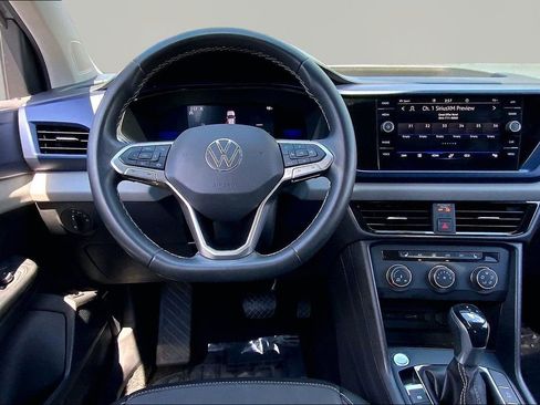 Used 2022 Volkswagen Taos SE AWD/4WD image 8