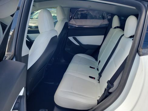 Used 2022 Tesla Model Y Performance AWD/4WD image 16