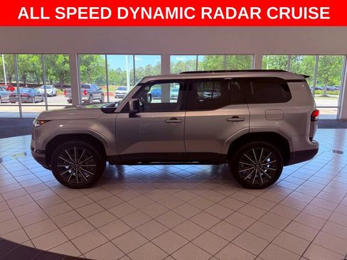 Used 2024 Lexus GX 550 w/ Accessory Package (2T) AWD/4WD image 5