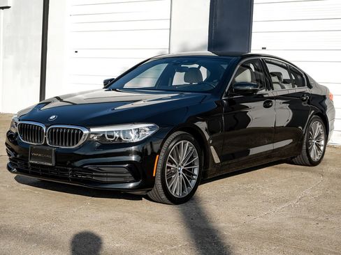 Used 2019 BMW 530e w/ Convenience Package image 2