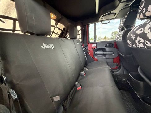 Used 2008 Jeep Wrangler Unlimited Sahara AWD/4WD image 19