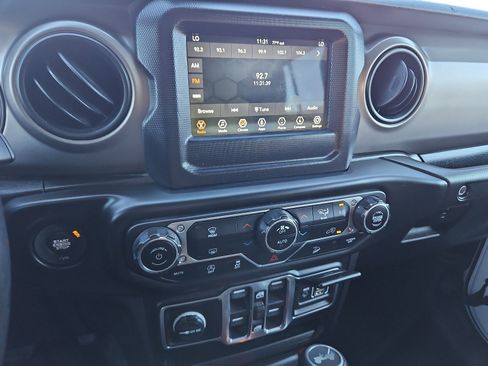 Used 2020 Jeep Wrangler Unlimited Sport image 10