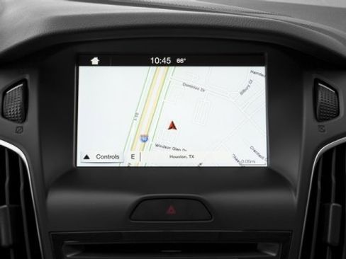 Used 2016 Ford Focus Titanium w/ Exterior Protection Package image 16