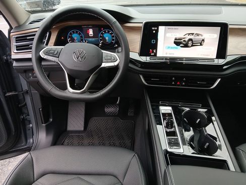 New 2026 Volkswagen Atlas SE FWD image 13