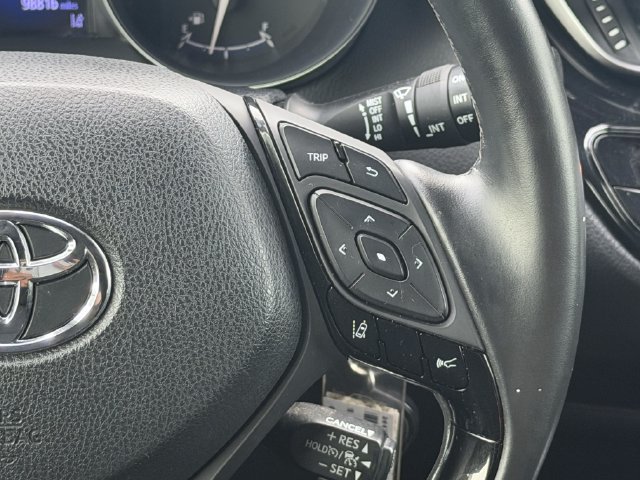 Used 2018 Toyota C-HR XLE FWD image 16
