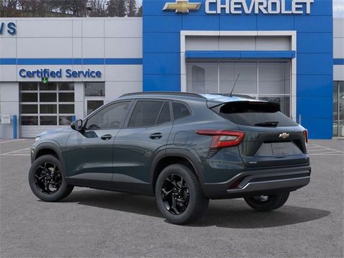 New 2026 Chevrolet Trax LT w/ Sunroof Package image 3