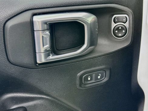 Used 2021 Jeep Wrangler Rubicon AWD/4WD image 19
