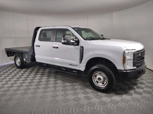 Used 2024 Ford F250 XL AWD/4WD image 3