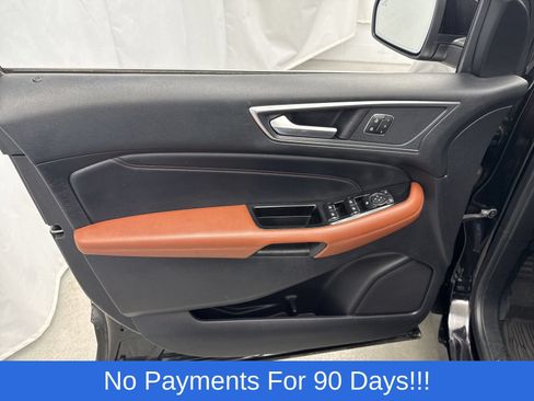 Used 2018 Ford Edge Titanium w/ Equipment Group 302A AWD/4WD image 12